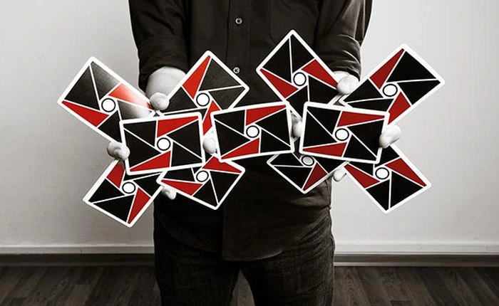 [Video] Trình diễn bài ma thuật bất chấp trọng lực