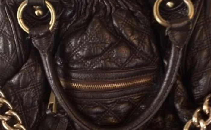 Hay nhìn thấy mặt người trên đồ vật là do rối loạn thần kinh