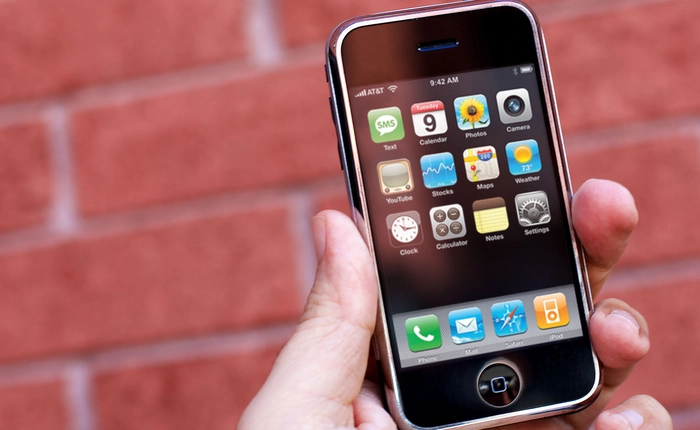 Những lần iPhone về Việt Nam với mức... "giá điên"