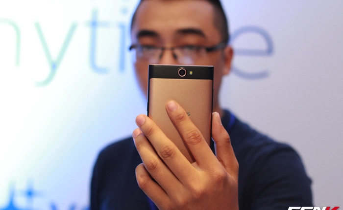 Philips ra mắt S358 chuyên cho selfie, giá gần 3 triệu đồng