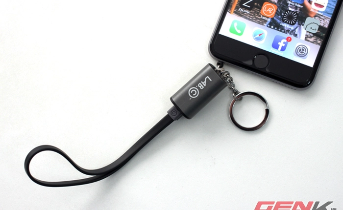 Cận cảnh cáp Lightning kiêm móc khóa LAB.C, dài 30 cm, chứng chỉ MFi