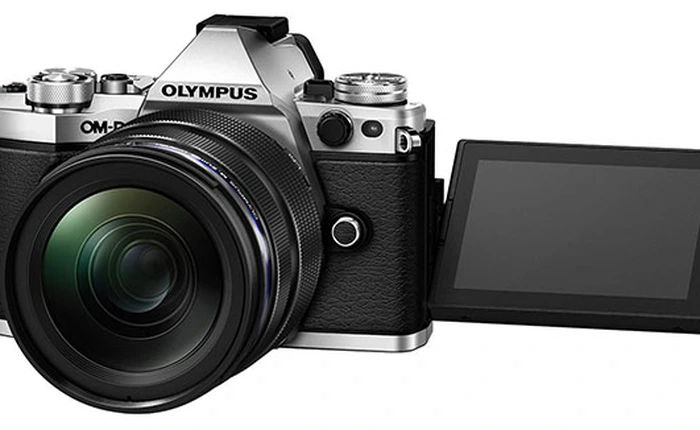 Olympus ra mắt máy ảnh OM-D E-M5 II và thiết bị ngắm red dot mới