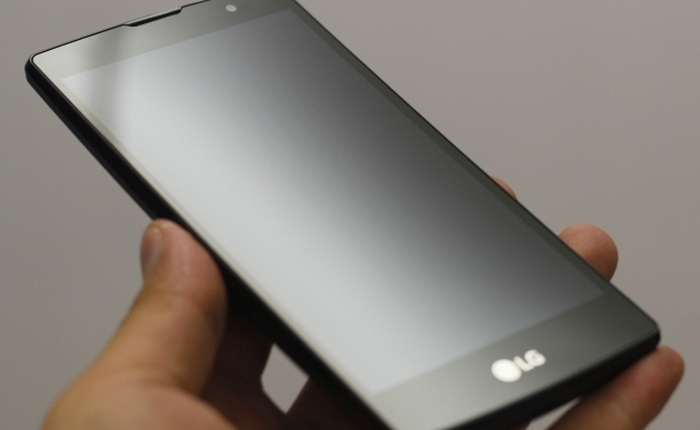 Cận cảnh smartphone LG Magna: điện thoại cong rẻ nhất Việt Nam