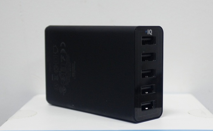 Tặng bạn đọc sạc Anker 5 cổng USB 25W Black trị giá 550.000 đồng