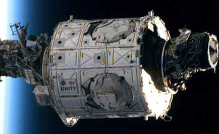 4/12/1998 - Trạm vũ trụ quốc tế tiếp nhận Module đầu tiên do Hoa Kỳ lắp ráp