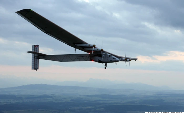 Solar Impulse 2: máy bay hoạt động bằng năng lượng mặt trời