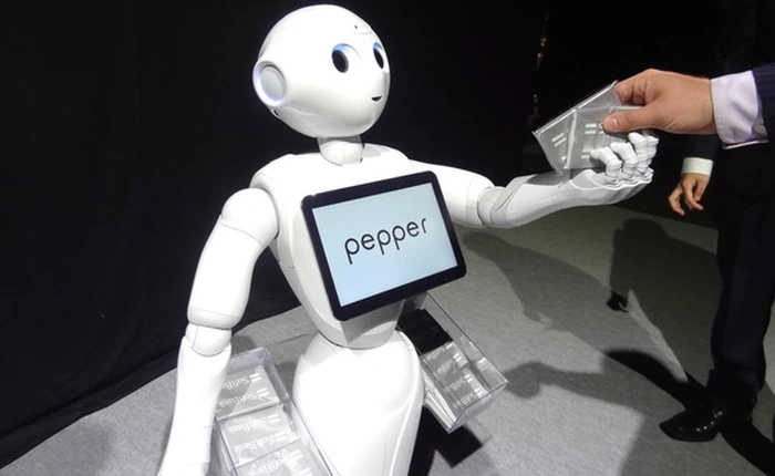 1000 robot có cảm xúc như con người được bán hết trong 1 phút