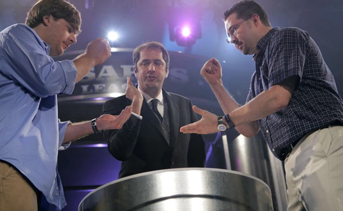 Chơi oẳn tù tì, ăn ngay tiền tỷ