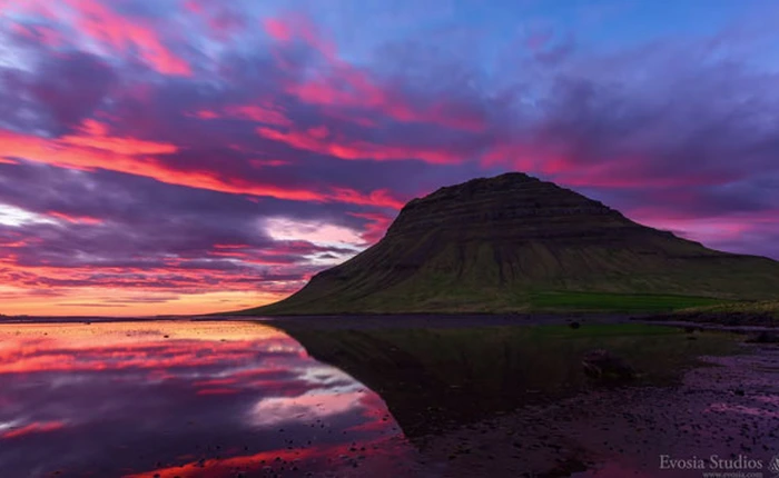 Chiêm ngưỡng vẻ đẹp kì vĩ khi Mặt Trời lặn vào nửa đêm ở Iceland