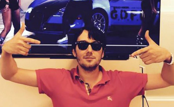 Bị nước Mỹ căm thù, CEO tăng giá thuốc đặc trị HIV lên 50 lần đã phải xuống nước