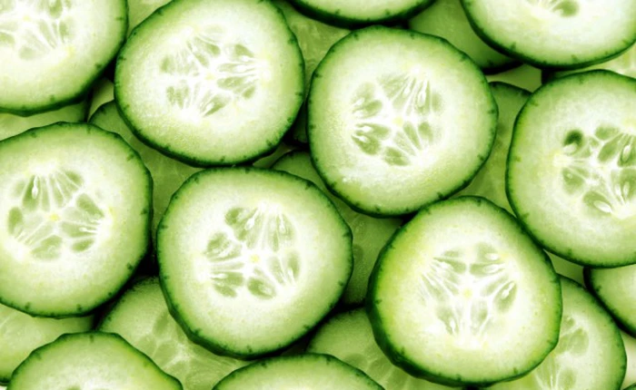 Khuẩn Salmonella gây ngộ độc thông qua... dưa chuột