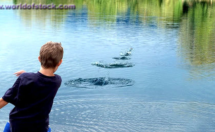 Kỷ lục lia đá 88 lần trên mặt nước