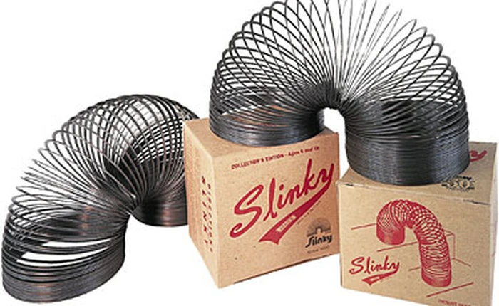 [Video] Lò xo xoắn ốc Slinky chạy liên hồi cực ấn tượng