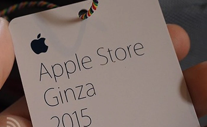 Xếp hàng nhận "lì xì" của Apple, người dân Nhật Bản quyết chống chọi mưa tuyết