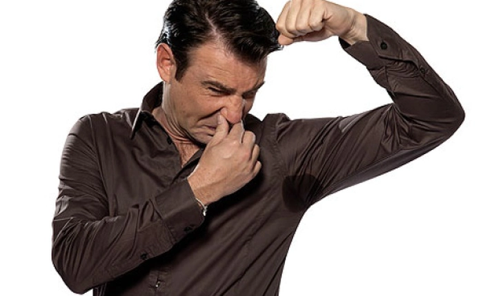Ngửi mùi hôi nách sẽ yêu đời hơn?