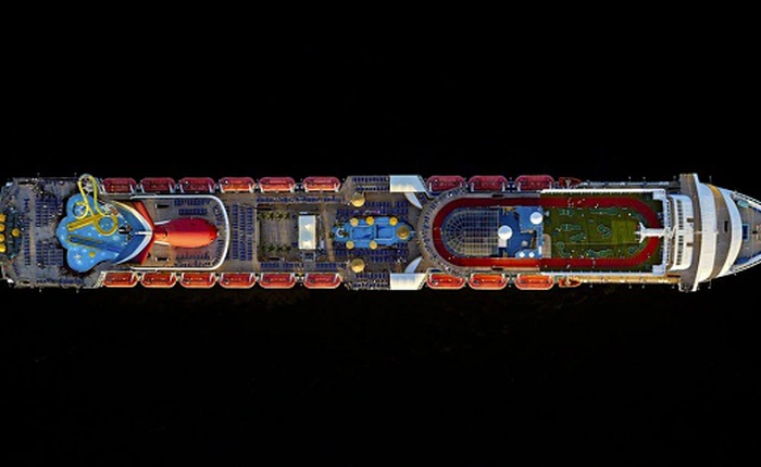 [Picture] Siêu tàu du lịch giống như cả một thành phố khi nhìn từ trên cao