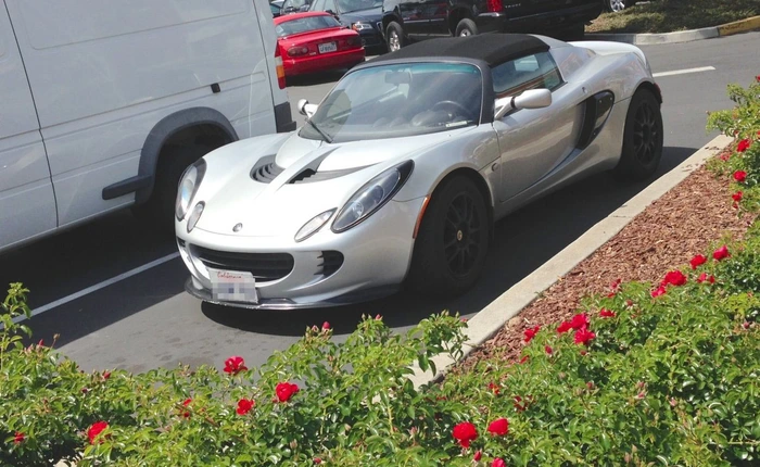 Bãi đỗ xe chất lừ của nhân viên Facebook