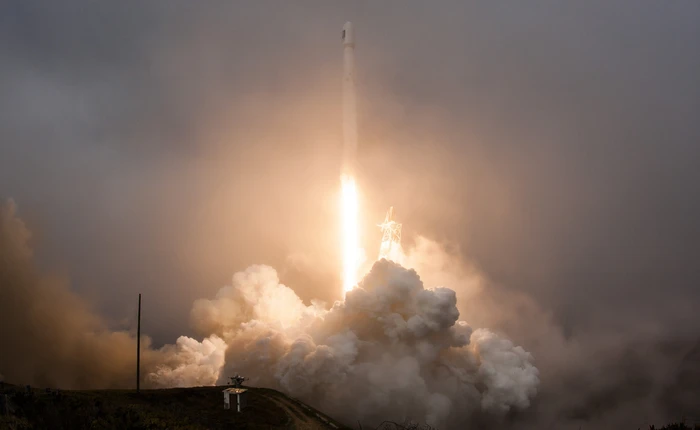 SpaceX thất bại lần thứ 4 trong thử nghiệm hạ cánh tên lửa Falcon 9 trên biển