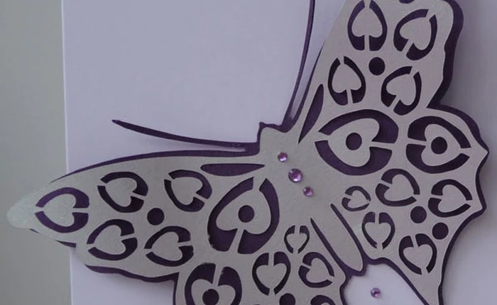 Chỉ cần chiếc máy cắt mini này, bạn có thể làm hộp giấy, thiệp mời, cắt bế tem nhãn cực đẹp