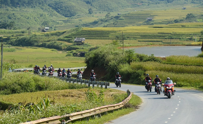 "Tẩu thoát" cùng Honda Winner 150 lên cực Tây A Pa Chải