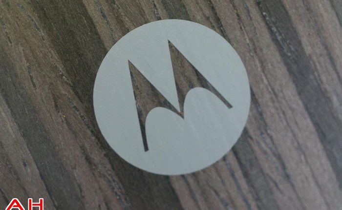 Ảnh render của series Moto X trong năm 2017: Nắp lưng kim loại, thiết kế chống va đập tốt hơn