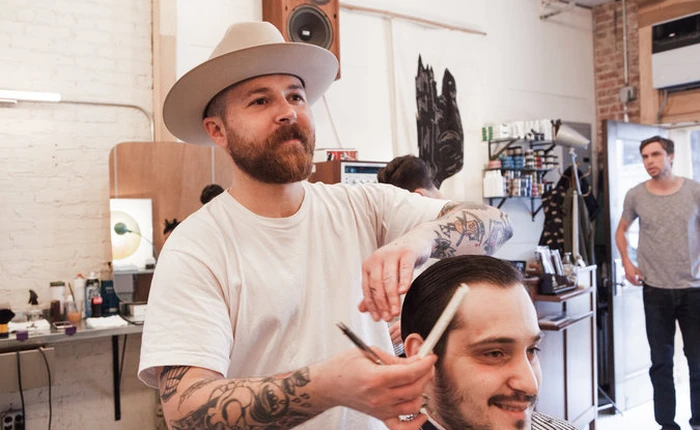 Bao lâu thì cánh mày râu nên đi cắt tóc?