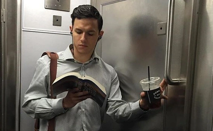 'Đẹp trai và thích đọc sách mới là soái ca'