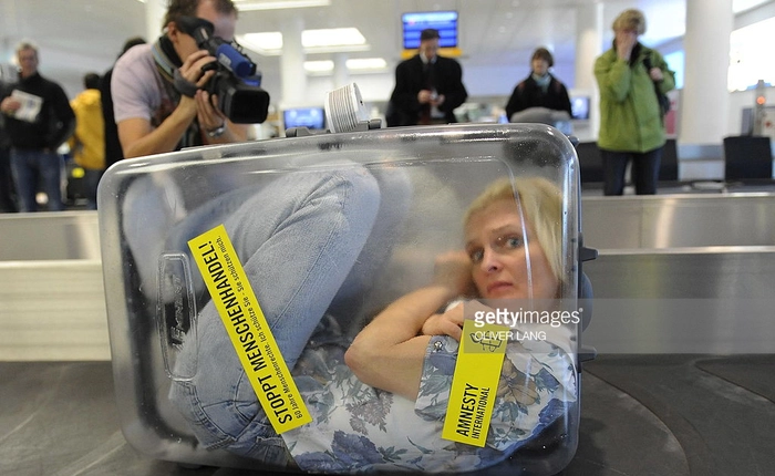 Công ty này chính thức ra mắt vali hoàn toàn trong suốt, ai dám mua?