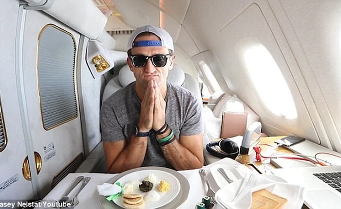 Anh chàng may mắn lọt vào khoang hạng nhất máy bay