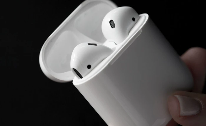 Tim Cook hãnh diện nói: "AirPods là sản phẩm thành công vang dội"