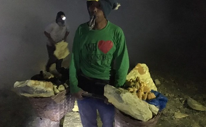 Khai khoáng miệng núi lửa - việc khó khăn bậc nhất thế giới