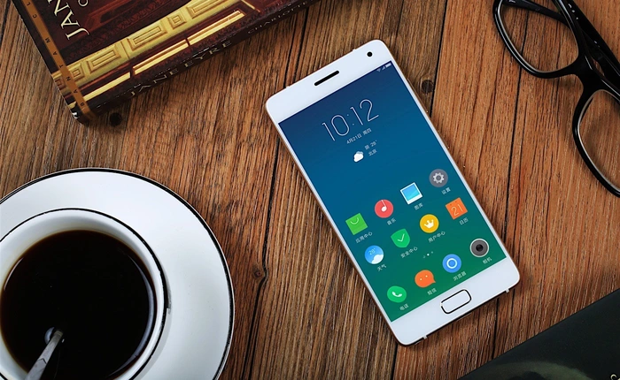 Chiêm ngưỡng smartphone RAM 6 GB, bộ nhớ 128 GB đầu tiên của Lenovo