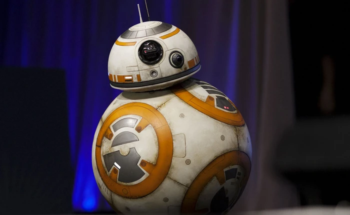 [Video] Đây là chú robot được điều khiển bằng thần lực.