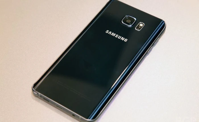 Lộ ảnh dựng Galaxy Note 7: ác mộng thực sự với iPhone 7 Plus