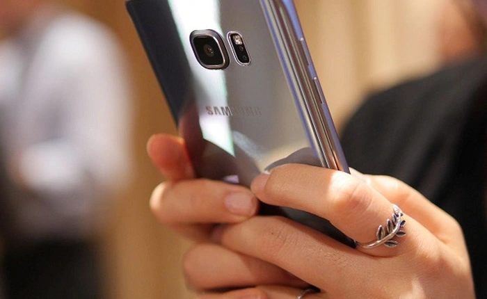 Nhân viên Samsung: camera Galaxy S7 hết lồi, khẩu độ f/1.7, lấy nét như máy ảnh Canon