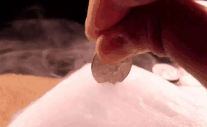 Thí nghiệm thú vị "đồng xu có ma" - tự rung bần bật dù chẳng hề có gió