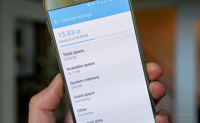Hệ điều hành Android và TouchWiz chiếm tới 8GB bộ nhớ trong Galaxy S7