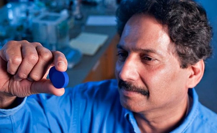 Người ta mới tìm ra một màu xanh mới, và những gì nó làm được có thể khiến chúng ta sửng sốt