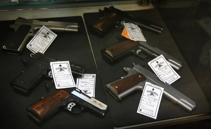 Facebook sẽ không còn là nơi mua bán vũ khí