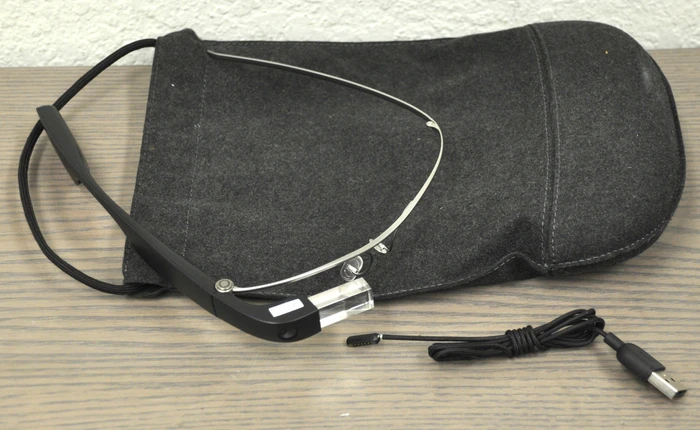 Google Glass phiên bản mới bất ngờ xuất hiện trên eBay?