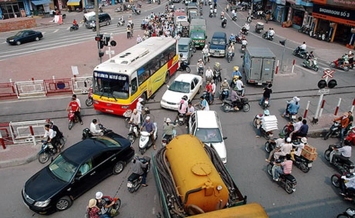 Xem clip này xong, bạn sẽ bỏ ngay suy nghĩ ô tô biết tự tránh mình!