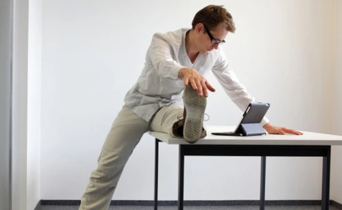 Đừng ngại tập thể dục ở văn phòng, đây là 10 động tác vừa khỏe vừa vui