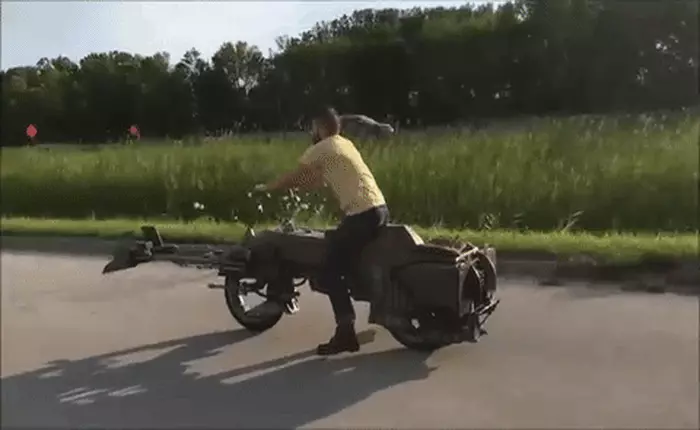 Đã có phiên bản đời thật của siêu xe máy trong Star Wars, không bay được nhưng nhìn thì rất ngầu