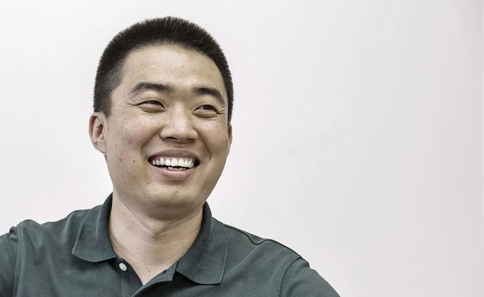 Doanh nhân bỏ học mang tham vọng chế tạo xe hơi chạy điện sạc dễ như smartphone