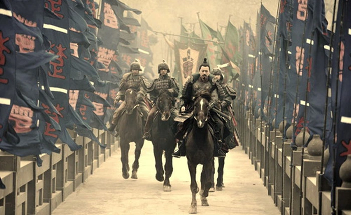 Trên thực tế, Samsung đang dùng một chiêu trong 36 kế binh pháp Tôn Tử để đe dọa OPPO