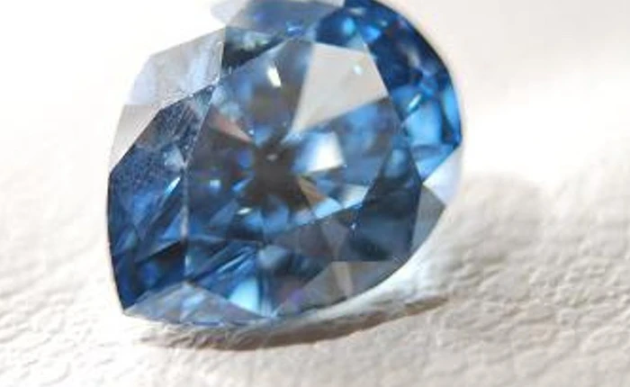 Gặp người đàn ông biến tro cốt người chết thành kim cương