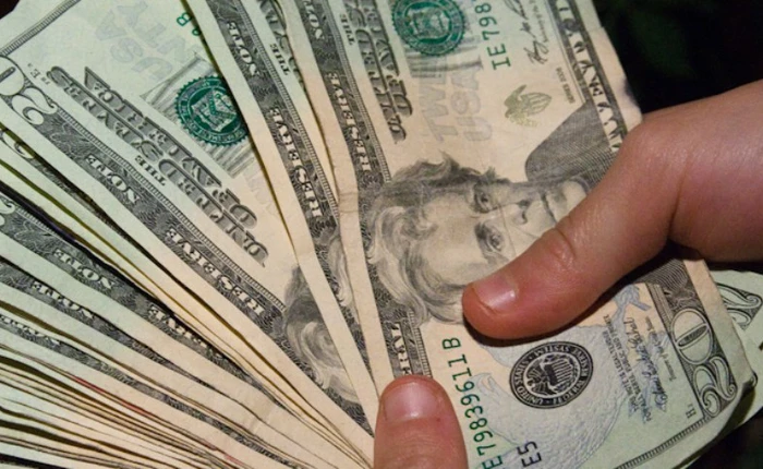 Gặp gỡ những hacker sống sung sướng trên chính đồng tiền hack được của bạn