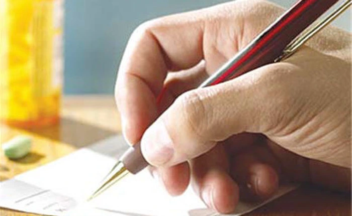 Cấm bác sĩ kê đơn thực phẩm chức năng, mỹ phẩm từ ngày 1/5/2016