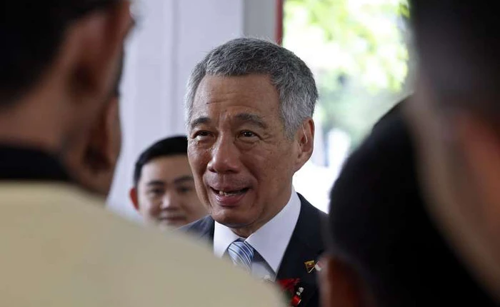 Thủ tướng Singapore là người đầu tiên tình nguyện không dùng Internet tại công sở