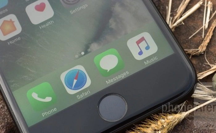 Bị bắt vì bán iPhone cài sẵn game lậu